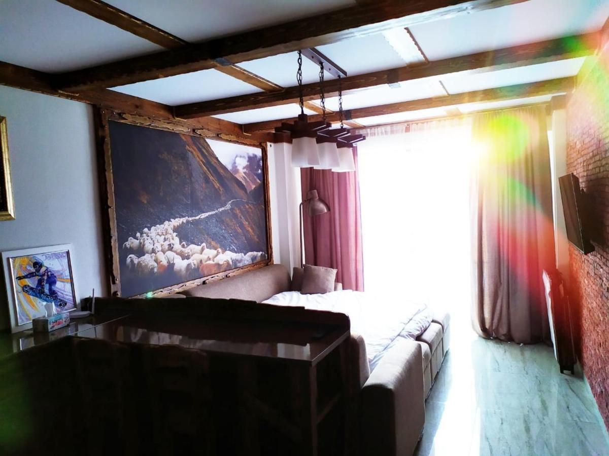 Light Гудаури
